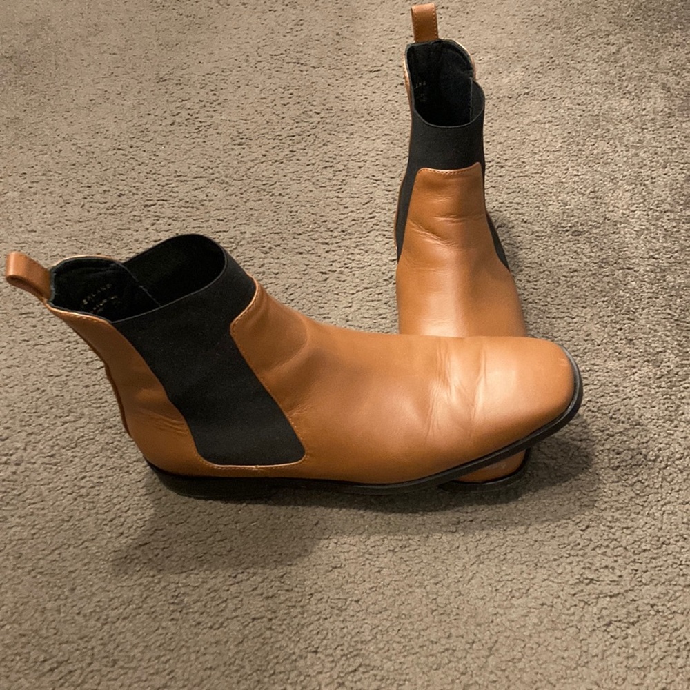Everlane Chelsea boot in Peanut EUC Italian leather